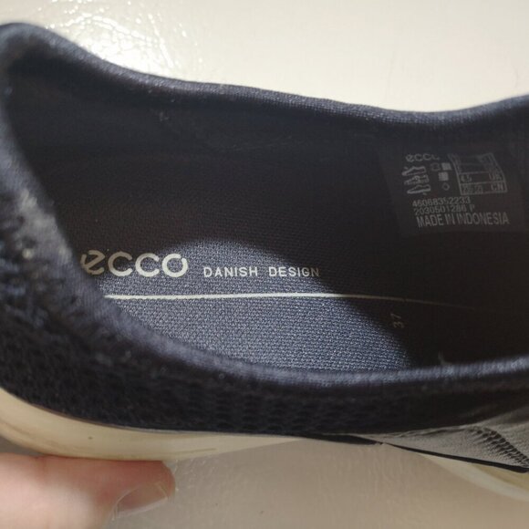 Ecco Ladies Size 6 Navy & White Slip On Sneakers - Picture 9 of 10